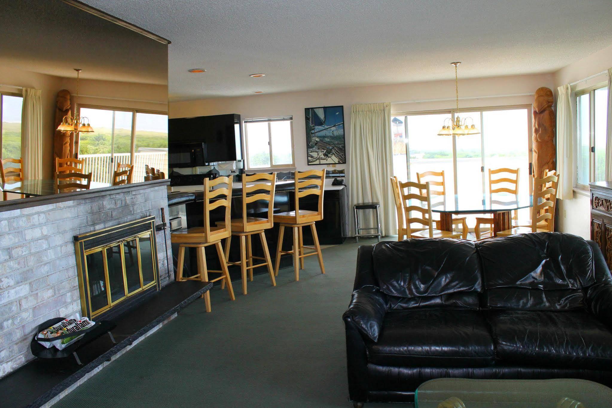 The Polynesian Resort Ocean Shores Exterior photo